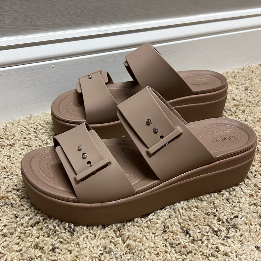 Crocs Brooklyn buckle low wedge